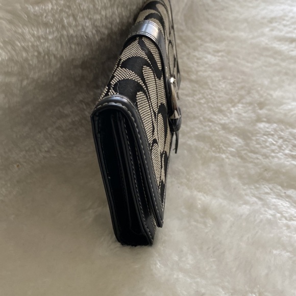 SALE❗️💝COACH Wallet in Signature Canvas with checkbook holder💝 - Picture 3 of 14